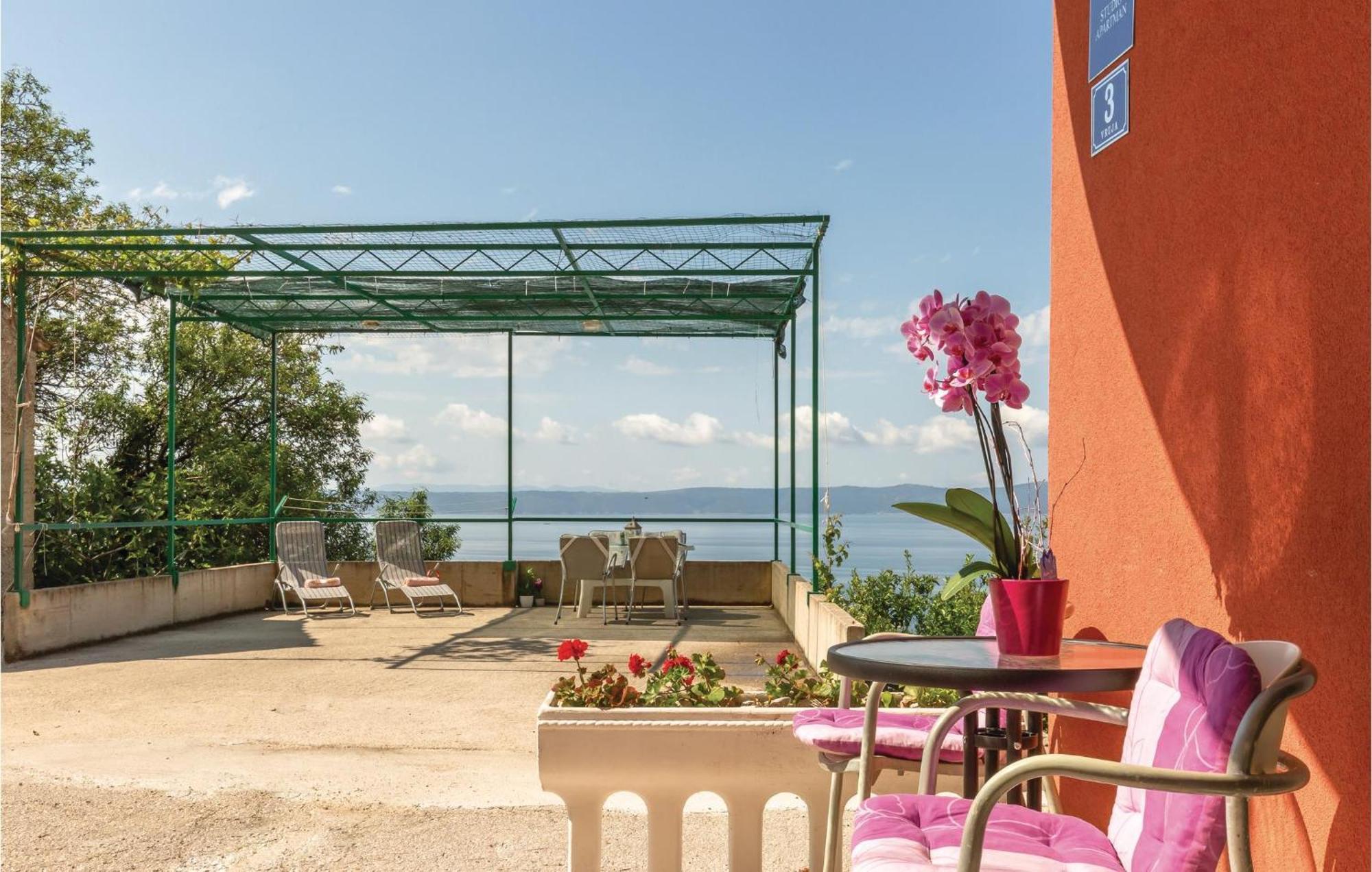Awesome Home In Podgora With Kitchen Екстер'єр фото